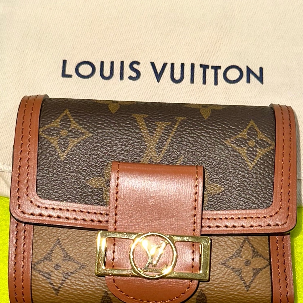 LOUIS VUITTON Dauph MM Monogram Trifold wallet